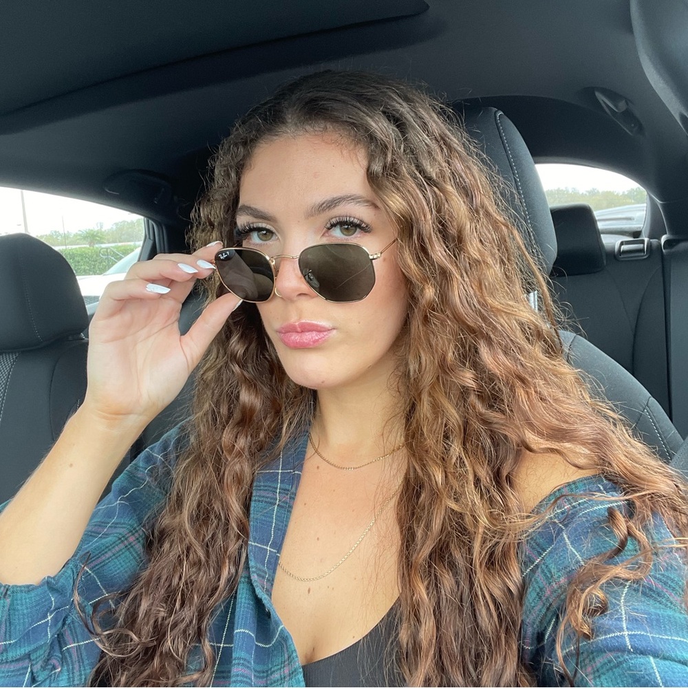 Meet your Posher, Sienna